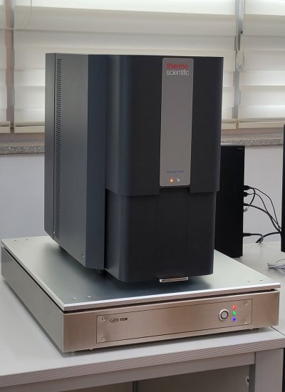 Table Top Active Anti-Vibration System