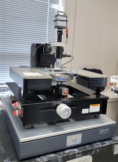 Compact active isolation system for normal SEM (Active Vibration Isolator)