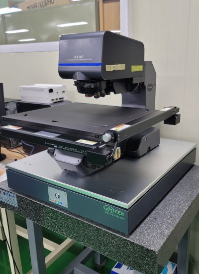 Compact active isolation system for normal SEM (Active Vibration Isolator)