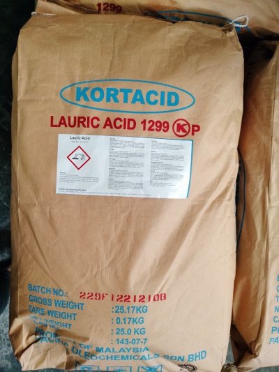 Lauric Acid 99%