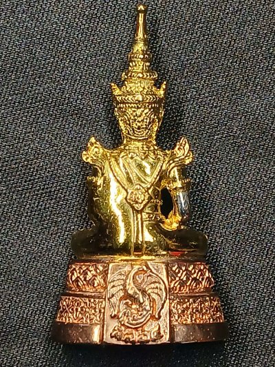 รูปหล่อพระแก้วมรกต