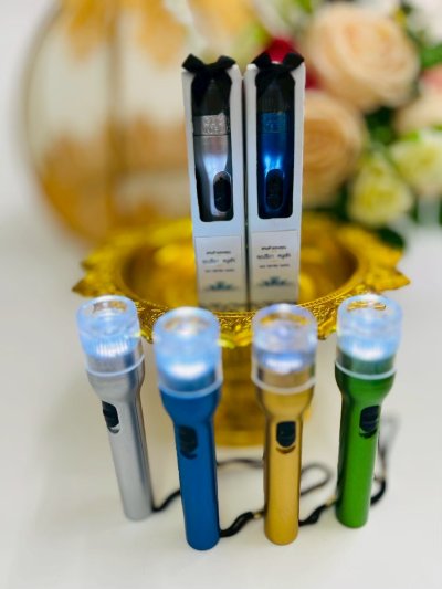 ไฟฉายพร้อมกล่องใส่ถ่าน