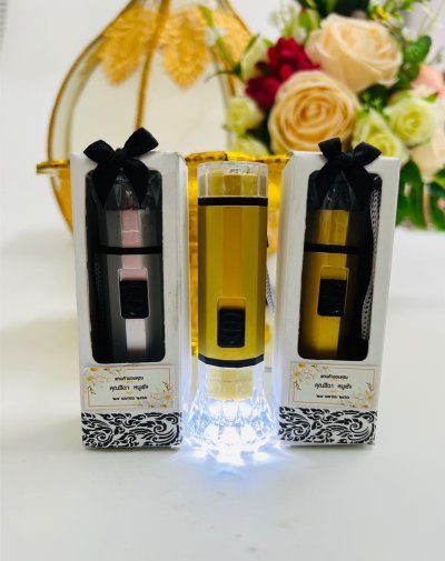 ไฟฉายพร้อมกล่องใส่ถ่าน