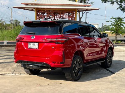 TOYOTA FORTUNER 2.8 GR SPORT 4WD AT YEAR 2022