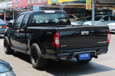 ISUZU DMAX Cab 2.5 SLX X-Series Super Titanium MT ปี 2011