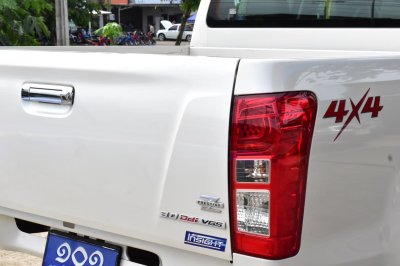 ISUZU DMAX 4dr Vcross Z-Prestige 4WD 3.0 (VGS, Navi) MT YEAR 2014
