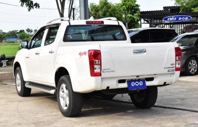ISUZU DMAX 4dr Vcross Z-Prestige 4WD 3.0 (VGS, Navi) MT YEAR 2014