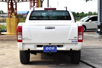 ISUZU DMAX 4dr Vcross Z-Prestige 4WD 3.0 (VGS, Navi) MT YEAR 2014