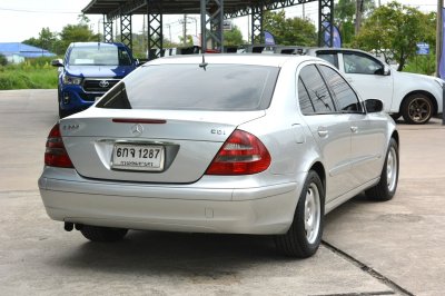 BENZ E220 CDI CLASSIC 2.2 AT ปี 2004