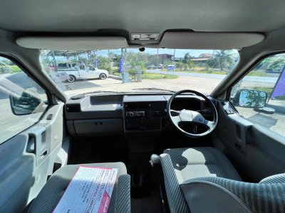 VOLKSWAGEN CARAVELLE 2.5 GL AT YEAR 1993