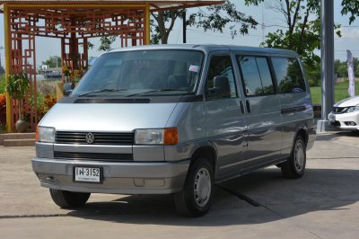 VOLKSWAGEN CARAVELLE 2.5 GL AT YEAR 1993