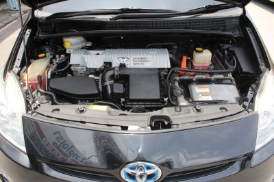 TOYOTA	PRIUS 1.8 HYBRID (TOP) 2011