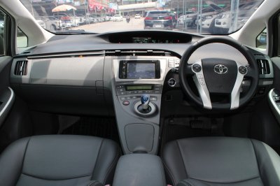 TOYOTA	PRIUS 1.8 HYBRID (TOP) 2011