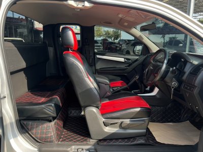 ISUZU DMAX cab 1.9 Z MT YEAR 2019 ISUZU DMAX cab 1.9 Z MT YEAR 2019