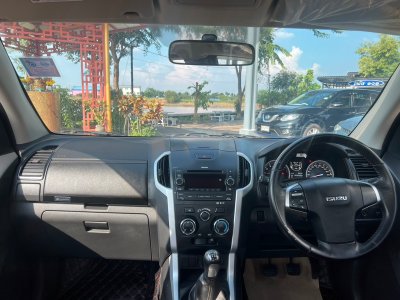 ISUZU DMAX cab 1.9 Z MT YEAR 2019 ISUZU DMAX cab 1.9 Z MT YEAR 2019