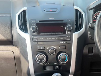 ISUZU DMAX cab 1.9 Z MT YEAR 2019 ISUZU DMAX cab 1.9 Z MT YEAR 2019