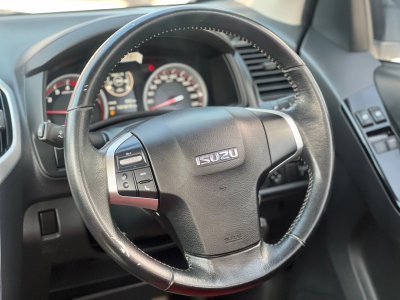 ISUZU DMAX cab 1.9 Z MT YEAR 2019 ISUZU DMAX cab 1.9 Z MT YEAR 2019