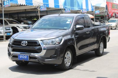 TOYOTA	REVO CAB 2.4 Z-EDITION ENTRY AT 2021