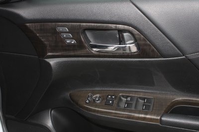 HONDA ACCORD 2.0 EL AT YEAR 2015