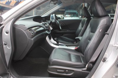 HONDA ACCORD 2.0 EL AT YEAR 2015