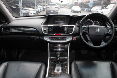 HONDA ACCORD 2.0 EL AT YEAR 2015