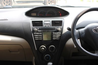 TOYOTA VIOS 1.5 E AT YEAR 2009
