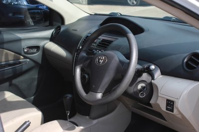 TOYOTA VIOS 1.5 E AT YEAR 2009