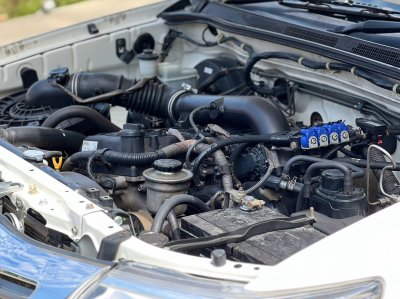 TOYOTA VIGO cab 2.7 CNG MT ปี 2013