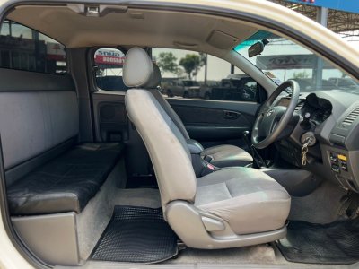 TOYOTA VIGO cab 2.7 CNG MT ปี 2013