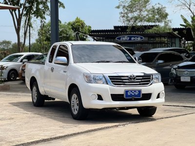 TOYOTA VIGO cab 2.7 CNG MT ปี 2013