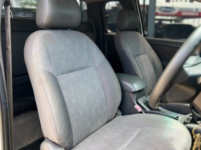 TOYOTA VIGO cab 2.7 CNG MT ปี 2013