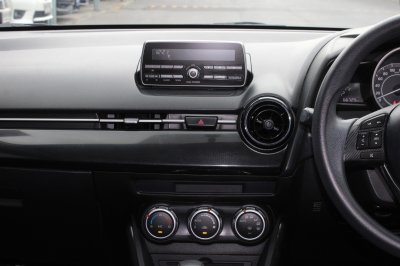 MAZDA 2 1.3 sport high hatchback AT ปี 2017 MAZDA 2 1.3 sport high hatchback AT ปี 2017
