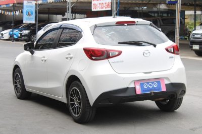 MAZDA 2 1.3 sport high hatchback AT ปี 2017 MAZDA 2 1.3 sport high hatchback AT ปี 2017