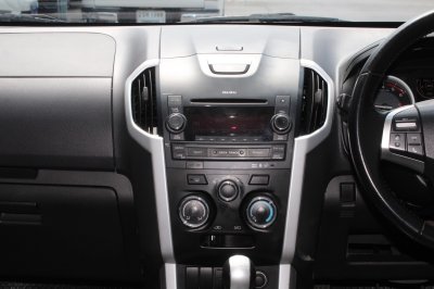 ISUZU DMAX 4ประตู 1.9 Hi-lander Z ปี 2017