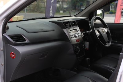 TOYOTA AVANZA 1.5 S AT ปี 2013