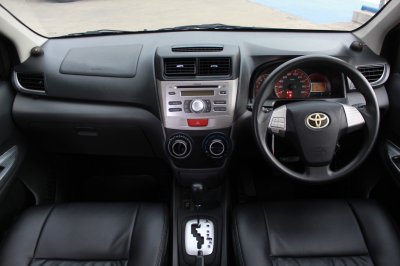 TOYOTA AVANZA 1.5 S AT ปี 2013