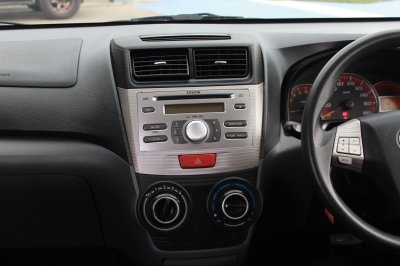 TOYOTA AVANZA 1.5 S AT ปี 2013