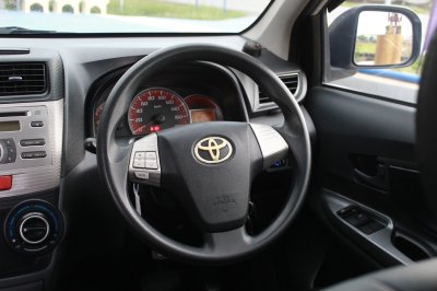TOYOTA AVANZA 1.5 S AT ปี 2013
