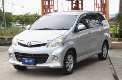 TOYOTA AVANZA 1.5 S AT ปี 2013