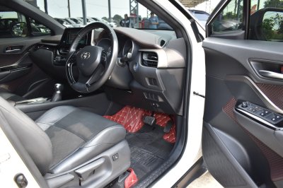 TOYOTA CHR 1.8 HV HI (Hybrid) AT ปี 2020