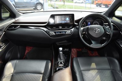 TOYOTA CHR 1.8 HV HI (Hybrid) AT ปี 2020