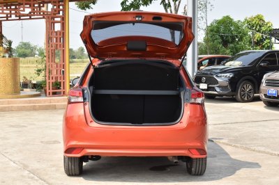 TOYOTA YARIS 1.2 E AT YEAR 2018