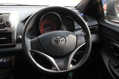 TOYOTA YARIS 1.2 J AT ปี 2014