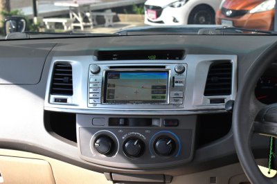 TOYOTA VIGO 4DR 2.5 E VNT Prerunner (ABS/Navi) MT YEAR 2013