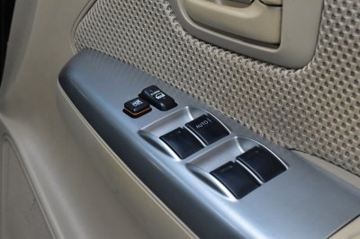 TOYOTA VIGO 4DR 2.5 E VNT Prerunner (ABS/Navi) MT YEAR 2013
