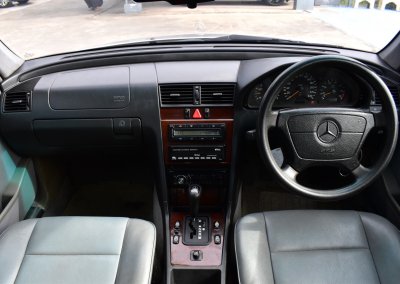BENZ C200 2.0 classic AT ปี 1997