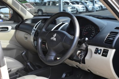 MITSUBISHI PAJERO 2.4 GLS MT YEAR 2014