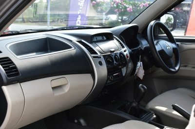 MITSUBISHI PAJERO 2.4 GLS MT YEAR 2014