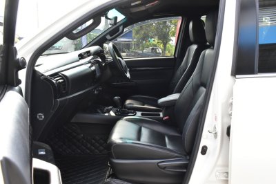 TOYOTA REVO REVO 4ประตู 2.8 ROCCO AT ปี 2019