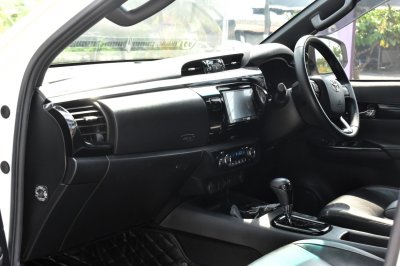 TOYOTA REVO REVO 4ประตู 2.8 ROCCO AT ปี 2019